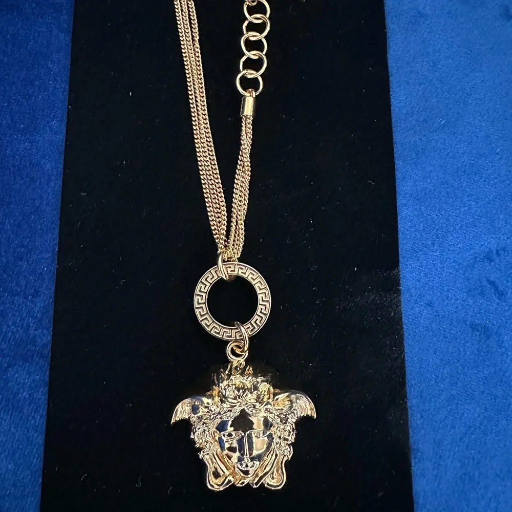 Authentic Versace Gold Chain Bracelet with Medusa Pendant✨ - Picture 4 of 8